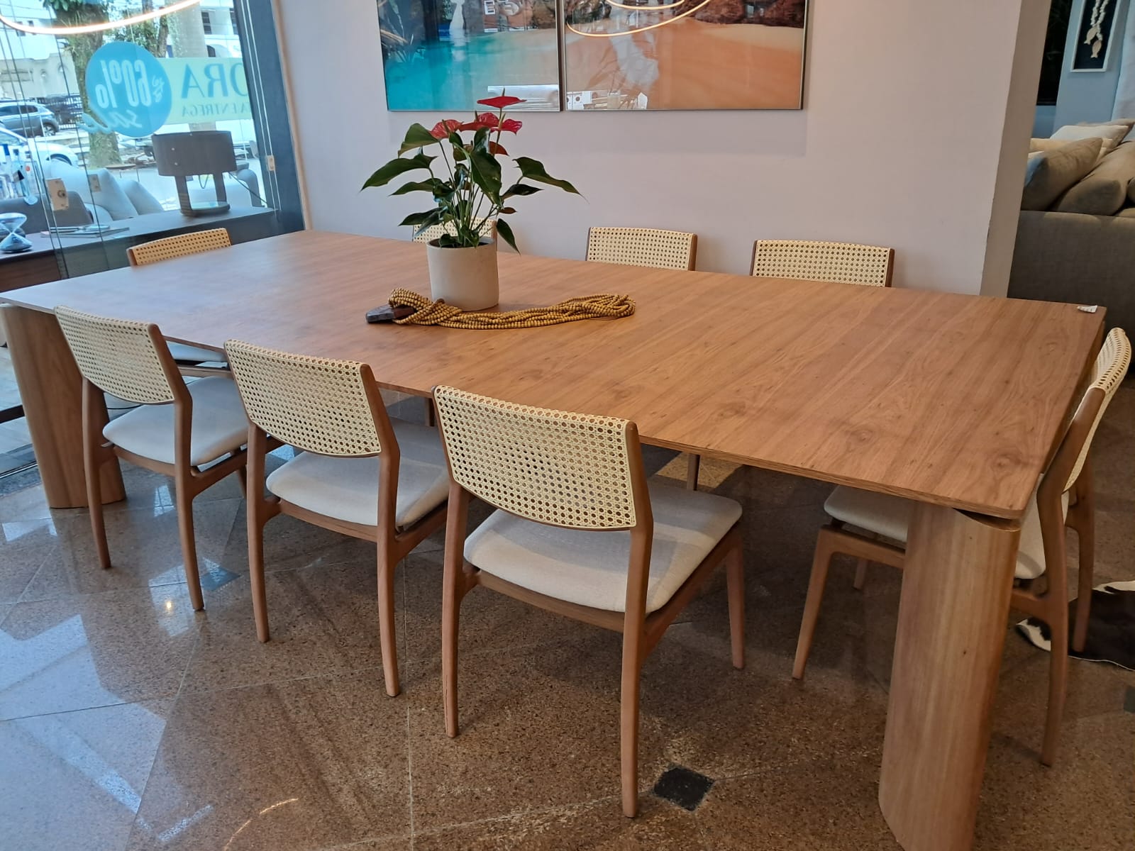 Mesa de jantar em madeira freijó